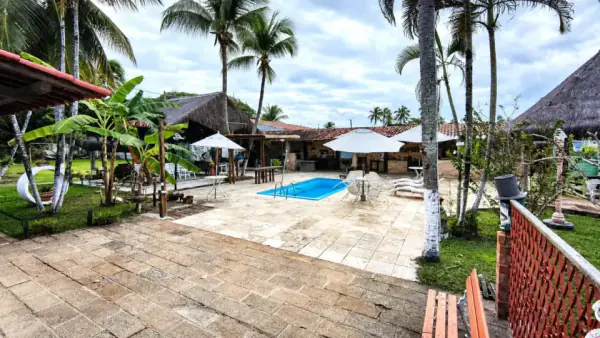 Residência Ampla com Piscina e 2.145 m² em Aver o Mar — foto 1