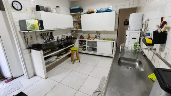 Residência Ampla com Piscina e 2.145 m² em Aver o Mar — foto 8