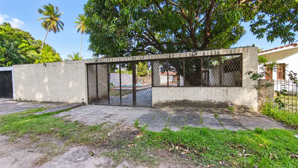 Casa em Aver o Mar com 2 Lotes e Piscina (Próxima à Marina) — foto 2